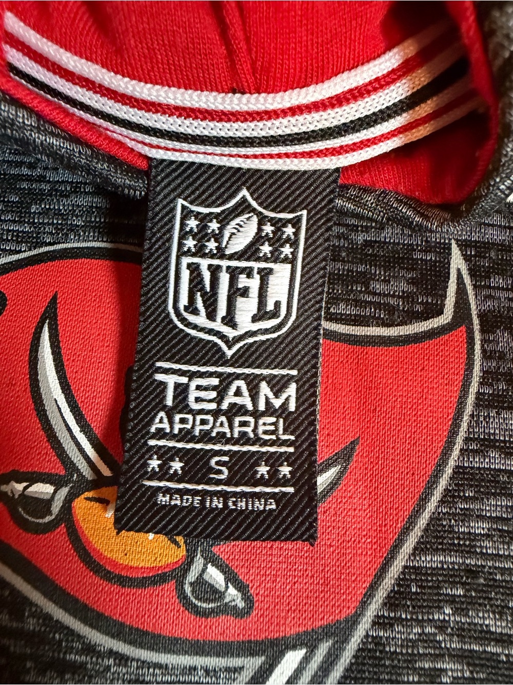 NFL Team Apparel Tampa Bay Buccaneers Men’s Small Gray Pullover Hoodie Sporty - Picture 6 of 12